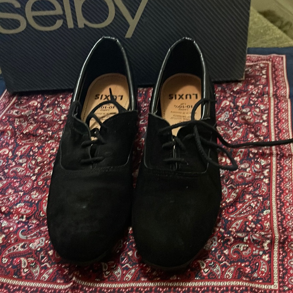 Suede black Women’s shoe size 10-10.5.